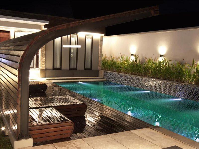 Bumi Segah Hotel Tanjung Redep Exterior photo